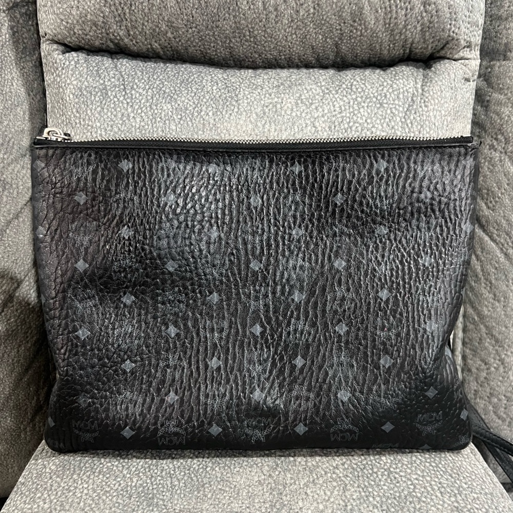 BLACK MCM PURSE + CROSSBODY STRAP
